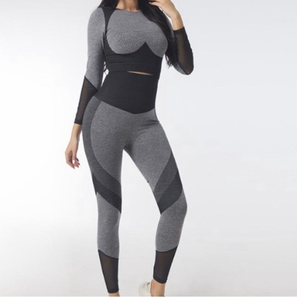 NWOT Women’s long sleeve mesh crop top and leggings set